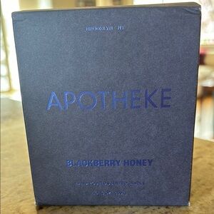NWT Apotheke Blackberry Honey Candle